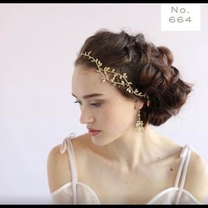 NWT Bridal headpiece: Delicate Wavy Gilded Branch